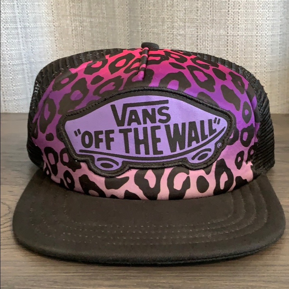 VANS “OFF THE WALL” cheetah trucker hat